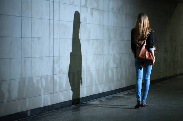 How to Stay Safe When Walking Alone at Night