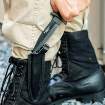 Knife in Boot